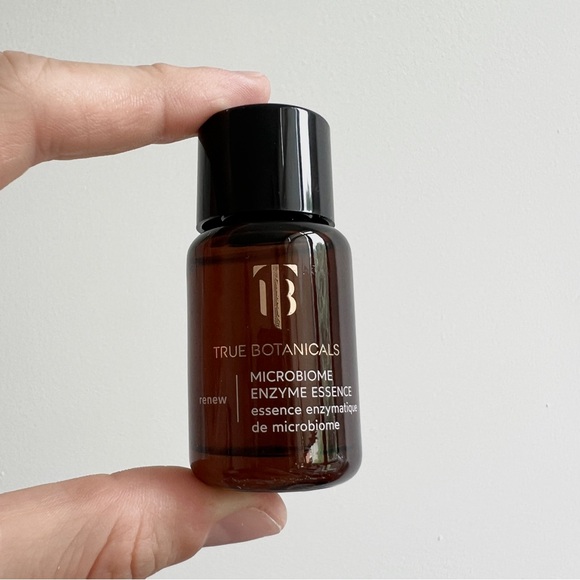 True Botanicals microbiome enzyme essence - Picture 2 of 6